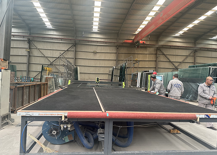 瑷尔达玻璃生产车间